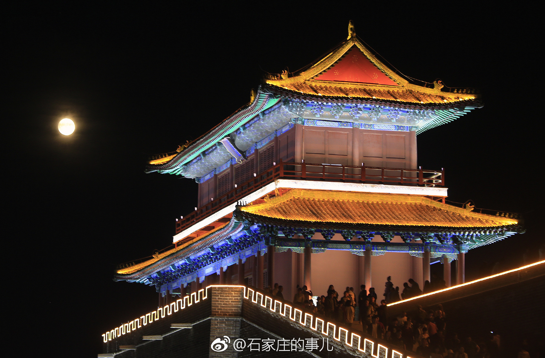 9月24日中秋节当晚拍摄的正定古城,古城灯光璀璨