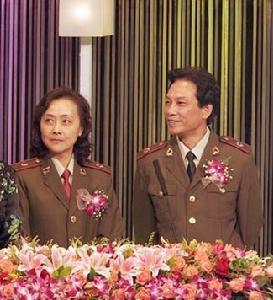 黄梅莹因《渴望》走红 “姐弟恋”婚姻37年恩爱如初 儿子是导演