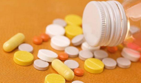 家里过期的维生素C,大家不要扔,拿来养花有奇