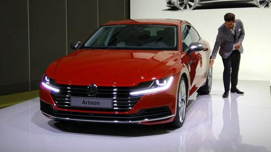 别说十代雅阁了，连奔驰都没它漂亮！配无框门，价格不足20万