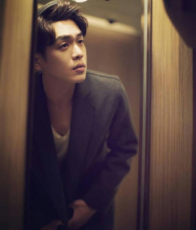 五官平凡整体惊艳的男星,刘昊然小白充满少年