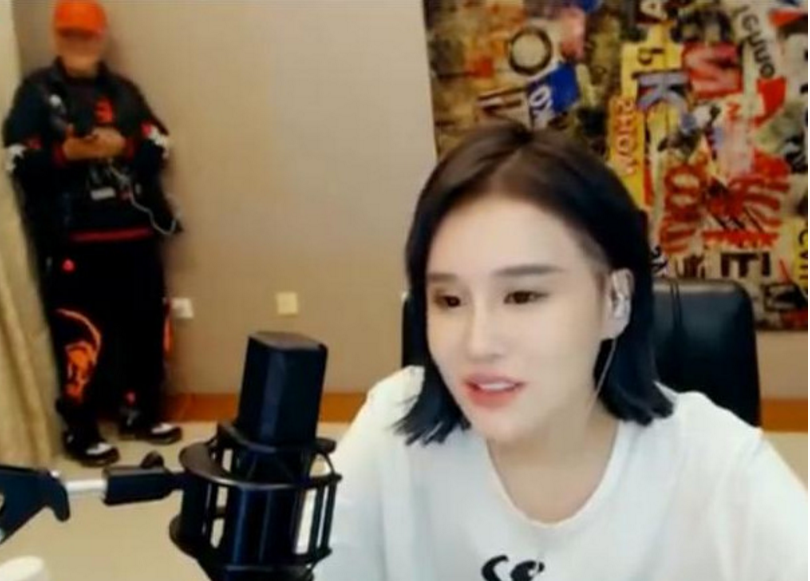 快手新晋网红,球球狂刷30万秒二驴的榜,就为了