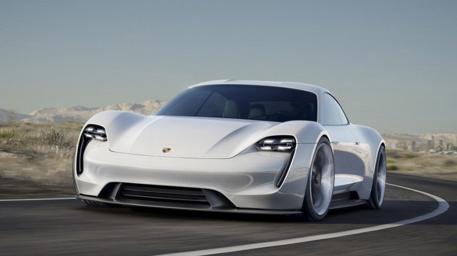 保时捷宣布：第一款电动轿车已经上线，真心不贵