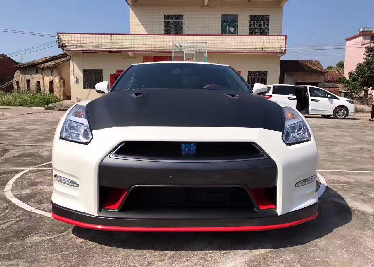 小伙低价买台日产GT-R, 油还没加满就着急去拍照