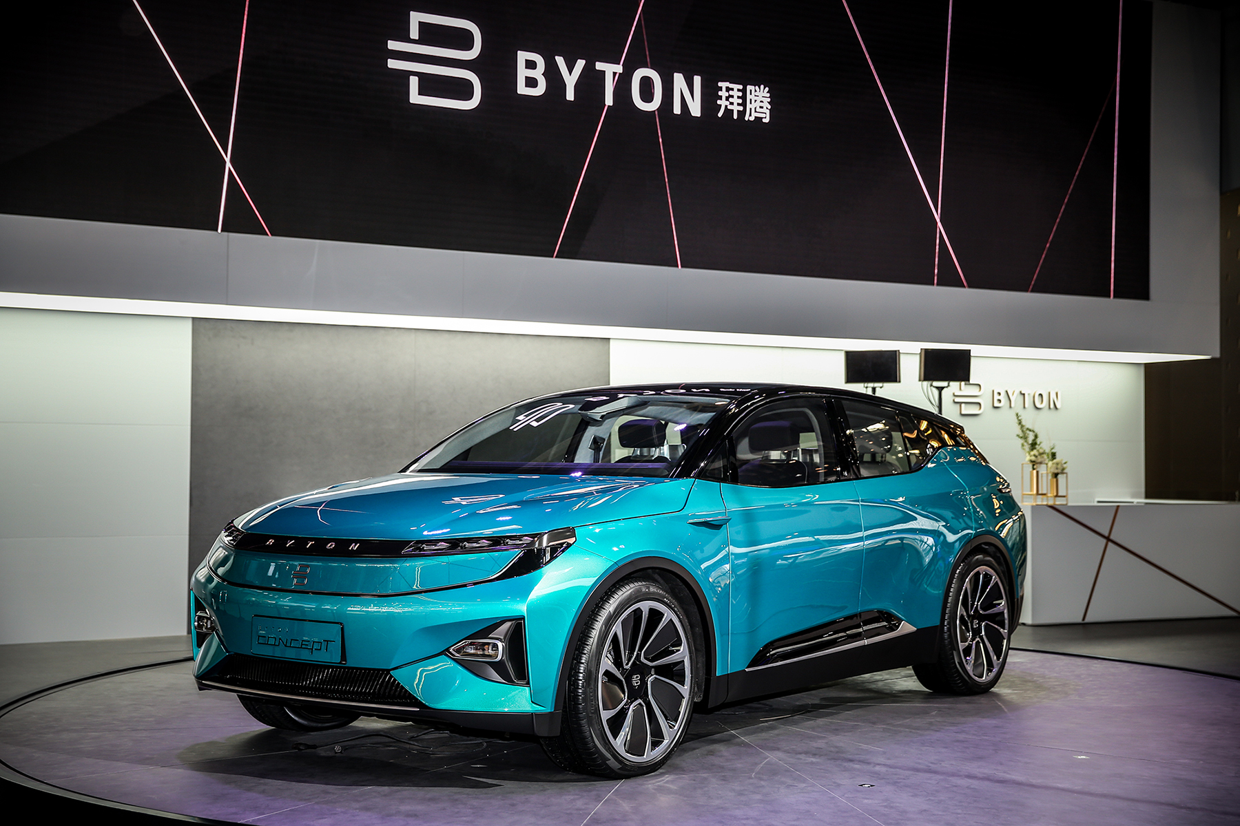 BYTON拜腾首款车型亮相2018北京车展