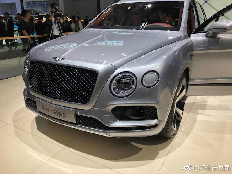 宾利添越V8，降低入门门槛，竟然便宜出一辆卡宴