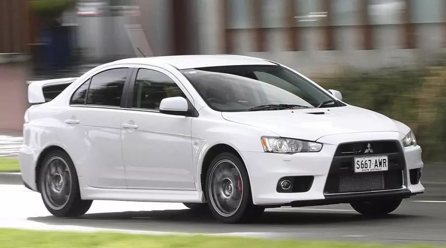 直线竞速版EVO X：用4B11我照样赢你！