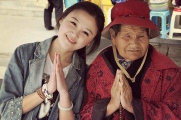 奶奶家传祛斑秘方发家致富,每晚红霉素加牙膏