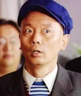 60岁葛优老婆近照曝光，长这般模样，网友：难怪被隐藏这么多年！