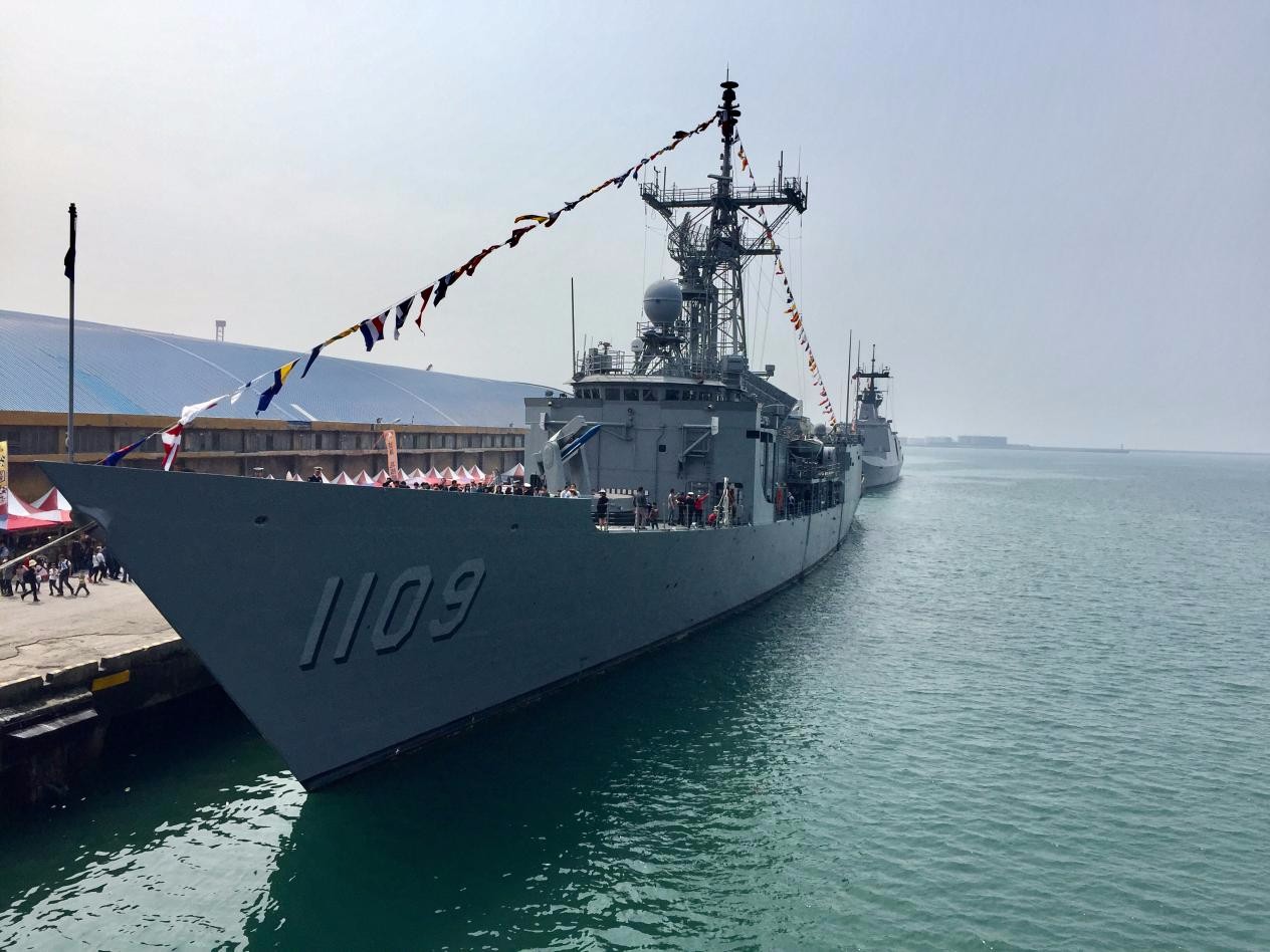 "成功"级护卫舰随着中美上海公报的达成,美国对台湾的军事援助随即