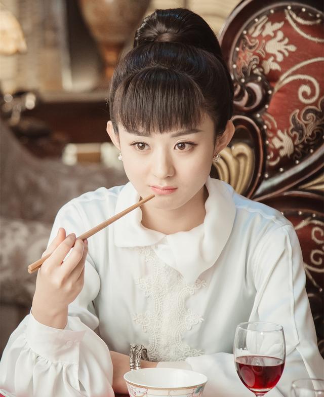 赵丽颖老九门上演服装秀 多款造型尹新月美哭