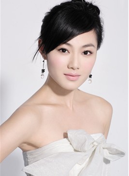 芒果台备受争议的三位女主播，她五年换四个名字，她人设崩塌！