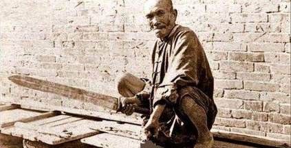 砍头后是脑袋更疼,还是身子更疼?他用生命给出