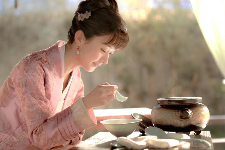 《知否》最新剧照曝光,冯绍峰舞枪来袭,网友:胡