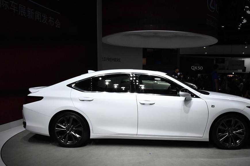 汽车进口关税下调后，这台车成为终极受益者，将威胁到BBA的地位