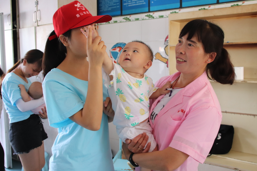 南充川北医学院赴眉社会实践队到儿童福利院开