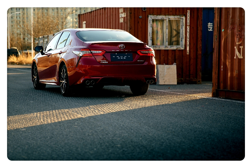 丰田式“运动”试驾八代凯美瑞