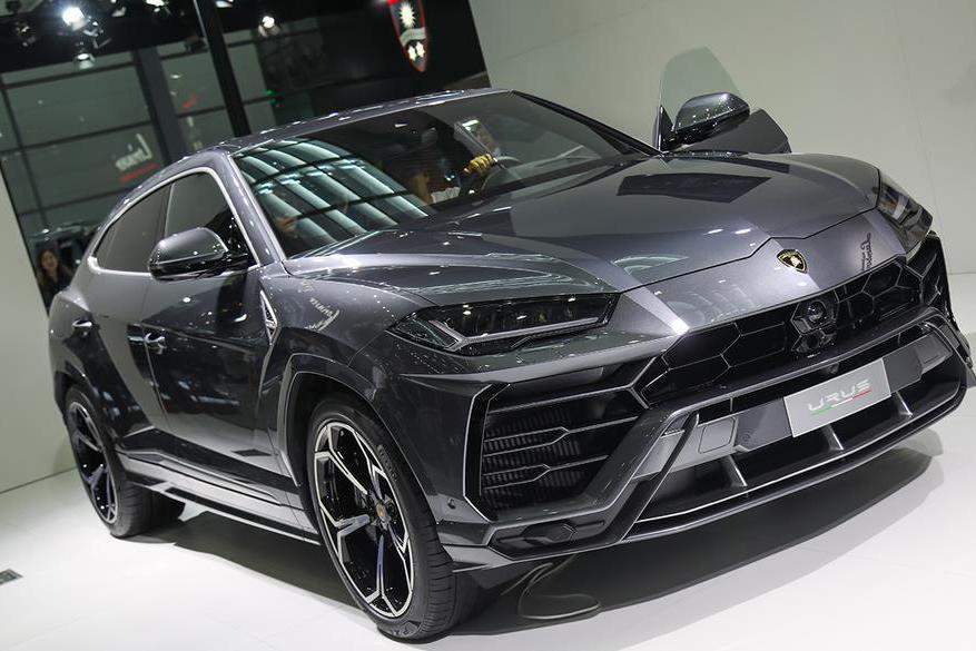 “头巾哥”同款库里南，在深港澳车展终于有机会摸一摸