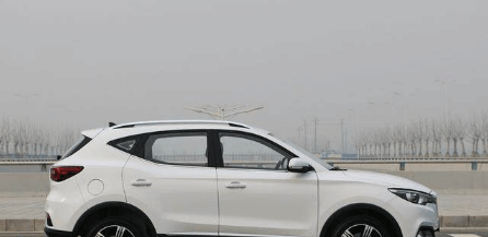 有炫酷的全景天窗, 7万的价格