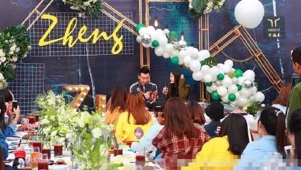 与程晓玥分手后, 郑凯今年这样过生日?