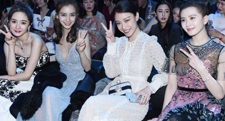 Angelababy杨幂,angelababy的闺蜜 杨幂与angelababy同台比美,三年前输在发型三年后输在