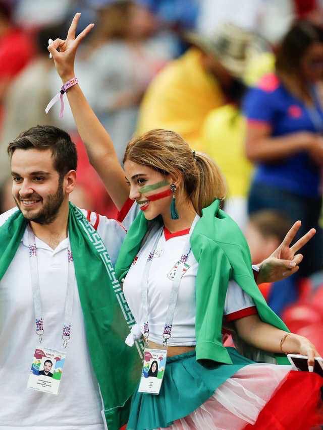 伊朗女球迷苦等37年,终于走进世界杯,一个个妆容简直放飞自我!
