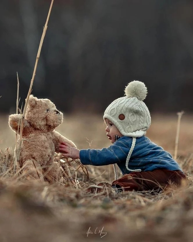 拍照技巧:孩子和泰迪熊,竟然可以拍出这么唯美纯真的照片!