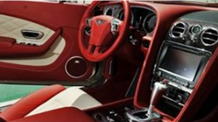 300万宾利现身地下车库,看到车主容貌时,竟然