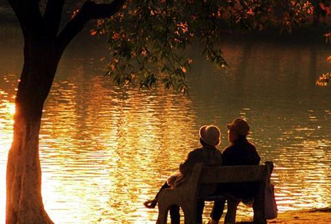 等我老了，就去找你，等着我好吗?