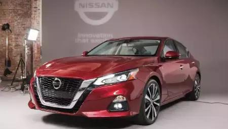 唯一不被骂的日系车，颜值超凯美瑞十条街，16万，比帕萨特更厚道