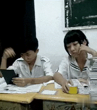 透支钱去买东西,透支感情去爱,疯狂过后,却再也无法还原最初的样子