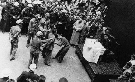 顾顺章向忠发张国焘跟他比都是小巫,这个叛徒