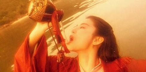 喝酒的女人值得
