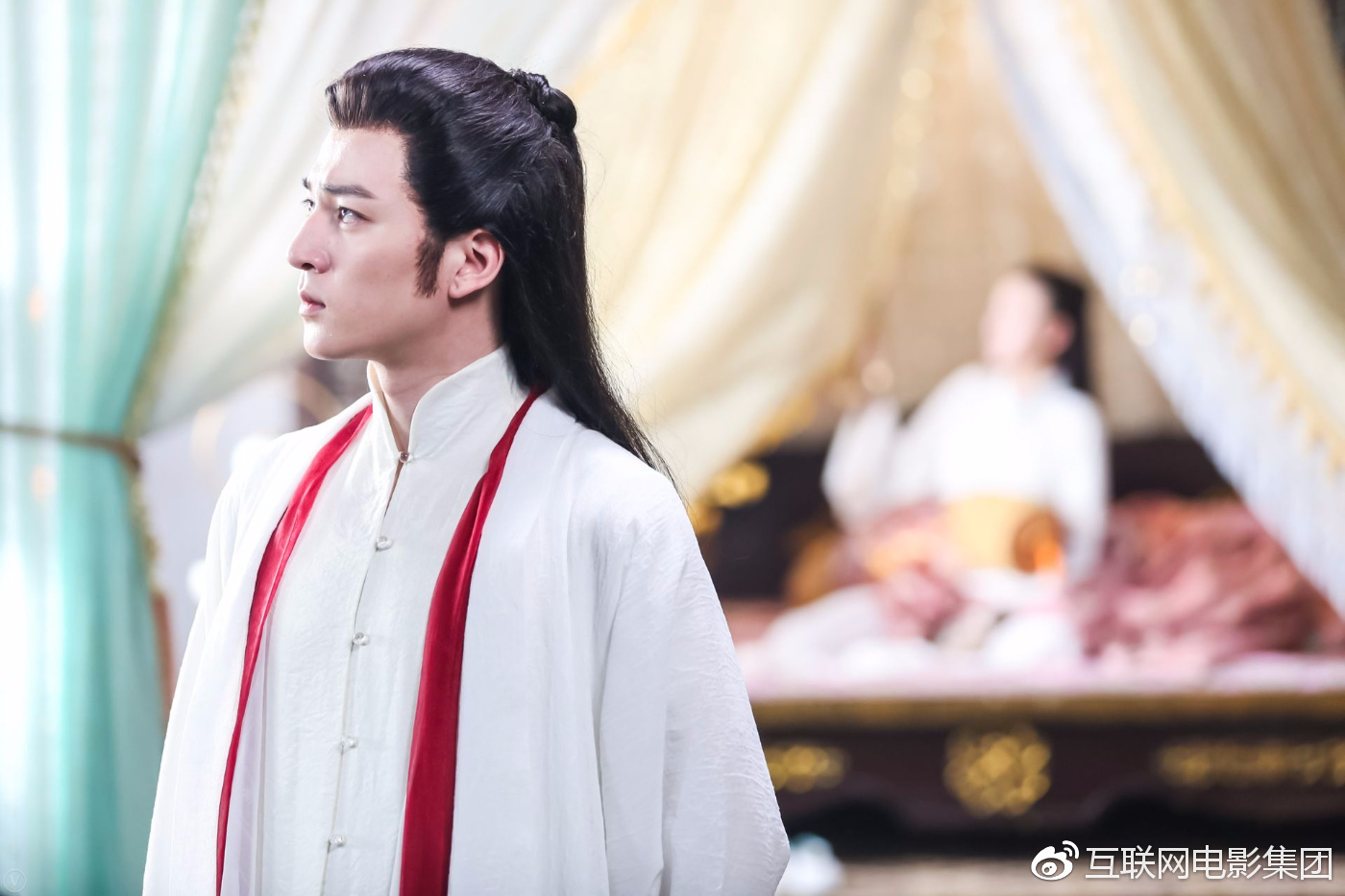 6日,大型古装玄幻电影《美色倾国将军请上榻》