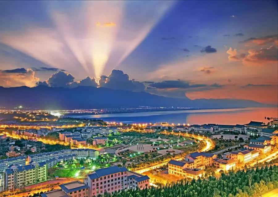 为什么很多外国人觉得中国人很穷,吃不饱穿不