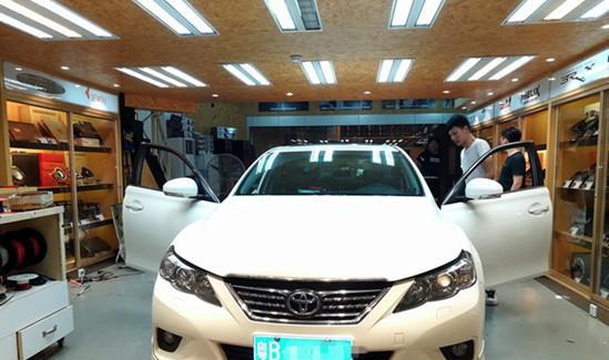 丰田锐志升级美国8寸DD超低音乐斯登105.4功放-轻松享受完美音乐