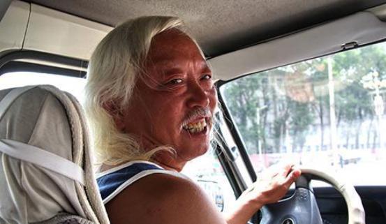 老司机开车之经验很重要,请坐稳扶好!