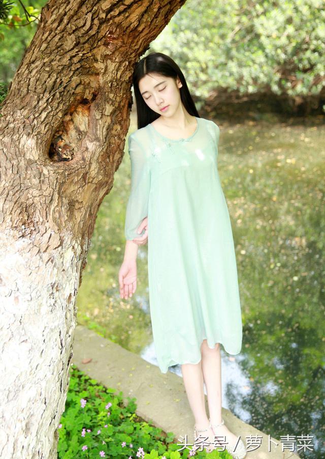 素雅美女一袭绿衣如同天仙