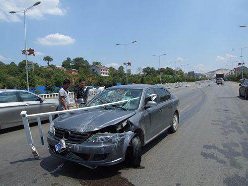 有保险车出了事故后,这4种费用不该你出,不然