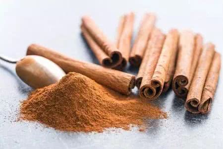 蜂蜜和肉桂做护发素,可防止脱发,白发变黑