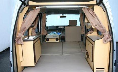 虽然只是一辆面包车,但它却四驱配自动挡,全球