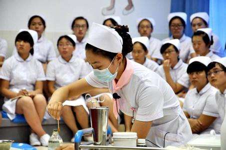 重庆大专护理专业毕业好找工作吗