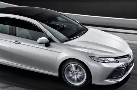 皇冠，雷克萨斯和凯美瑞，究竟谁才是中级车的大哥