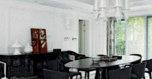 陆毅在上海的豪宅:小区门口看着很破烂,内部装