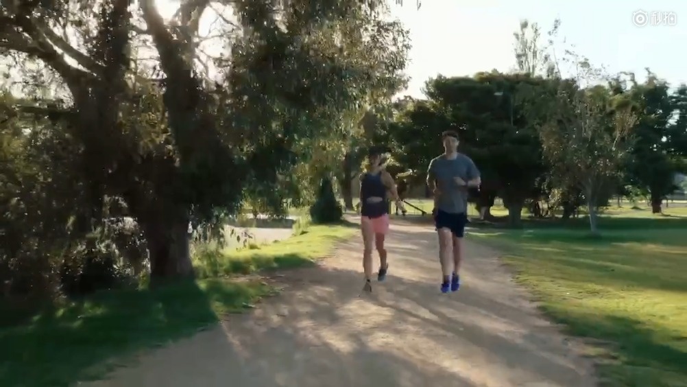 汽车营销 雷克萨斯紧凑级SUV——UX，为更精致的生活而存在，为更便利的...