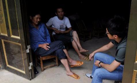 警方通报：一亲二摸三捅的背后含义揭秘及热点事件分析