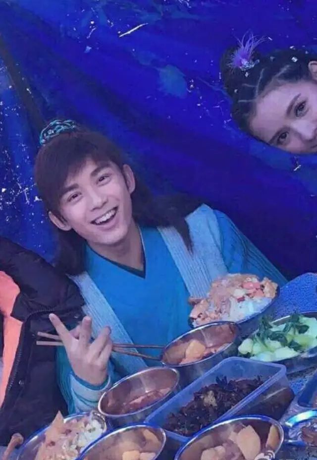 又出现一堆假吃明星！是时候盘点娱乐圈的下饭达人了
