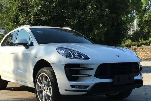 花108万买台顶配保时捷Macan turbo 朋友说这么小的车 你疯了