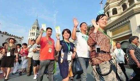 印度游客评价中国高铁:载客量少,普及率低?网