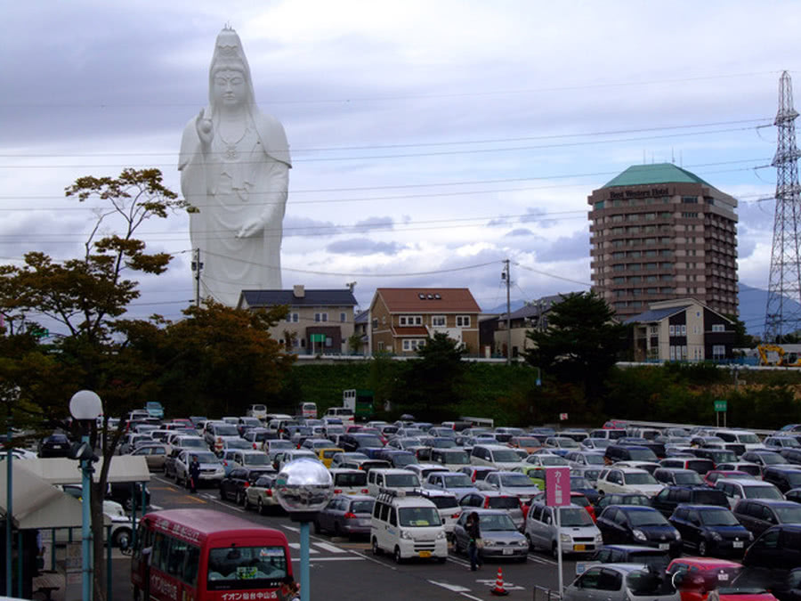 日本仙台大观音，震撼力超强，好似地球进入异世界!